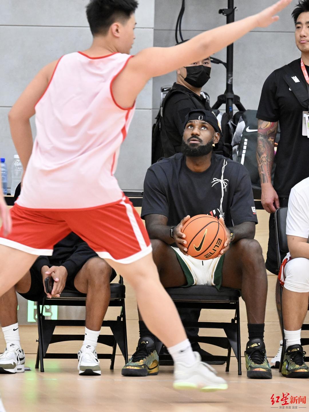 詹姆斯在成都结束本次中国行：重返中国意义重大，这里的活力深深激励了我！